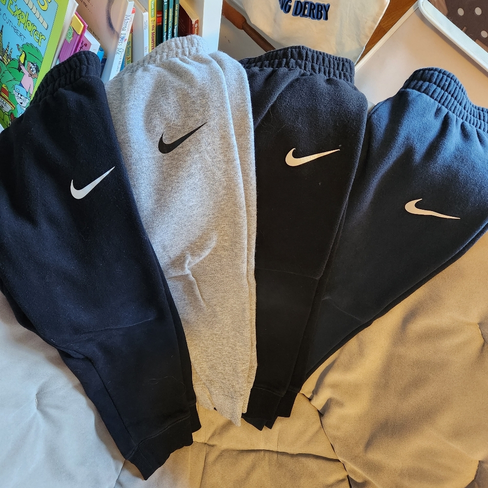 Boys Nike Sweatpants size 6-7